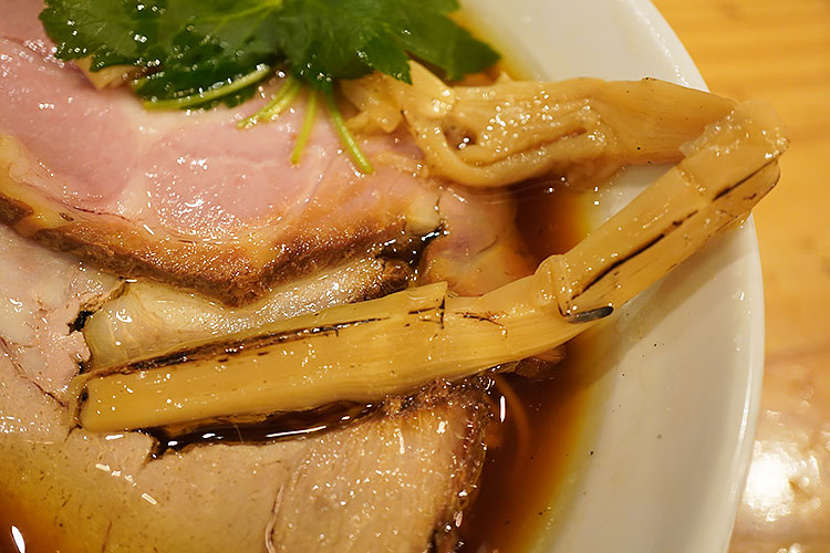 自家製麺 うろた 特製醤油の純鶏ソバ メンマ